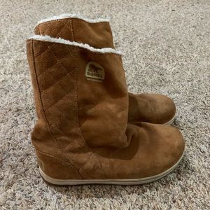 Camel colored Sorel boots - size 7